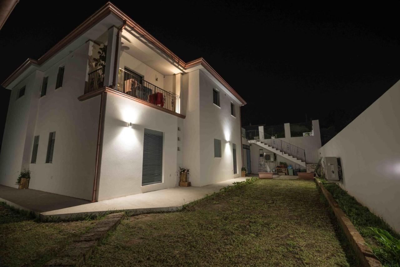 Bed and Breakfast Giglio Marino Тортолі Екстер'єр фото