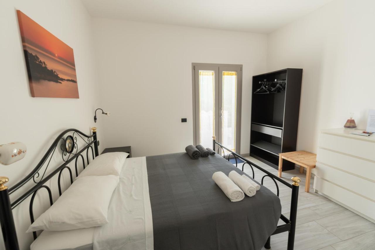 Bed and Breakfast Giglio Marino Тортолі Екстер'єр фото
